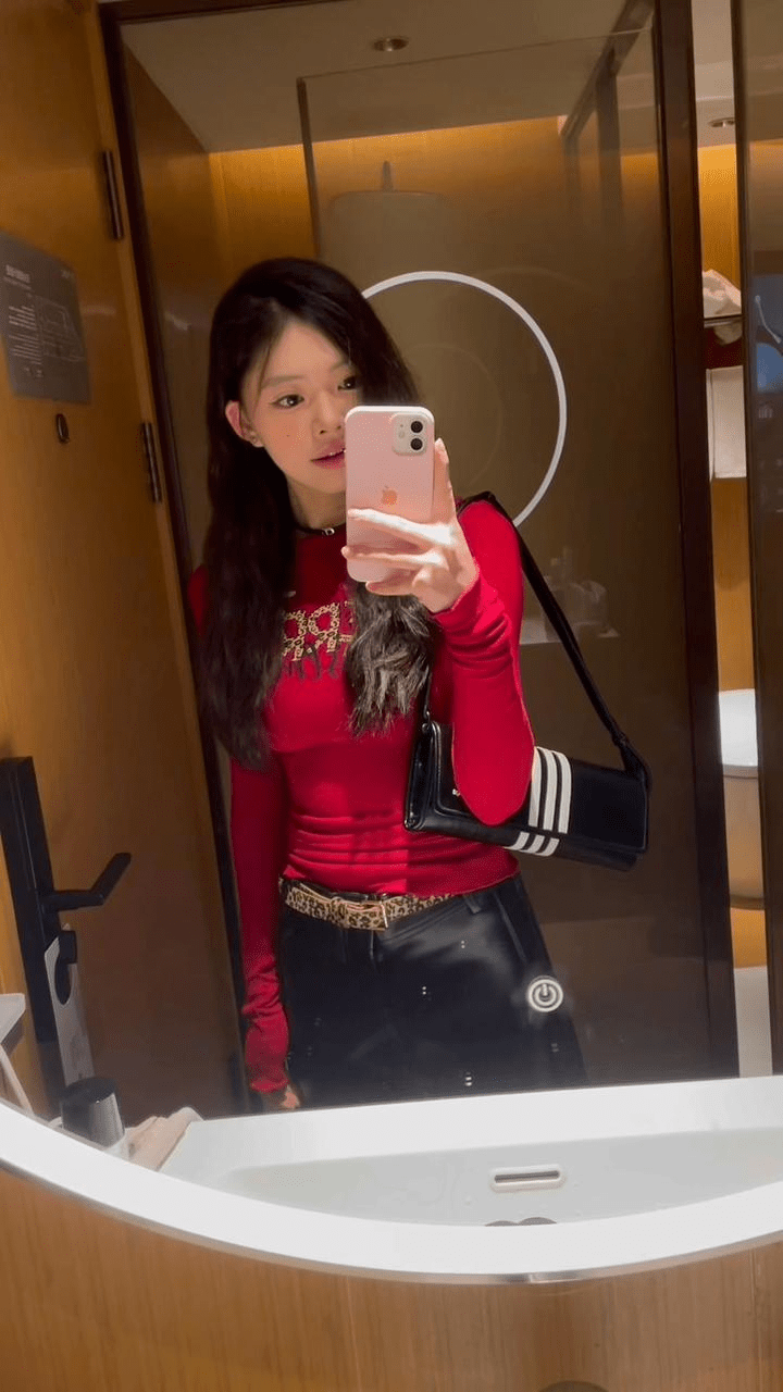 ✨【曝光前女友】「杭州钢牙妹」泄密露脸，这么瘦弱的身材，人妻为什么会有这么大的奶子，大哥操逼的时候一堆双峰呼之欲出（16V）
