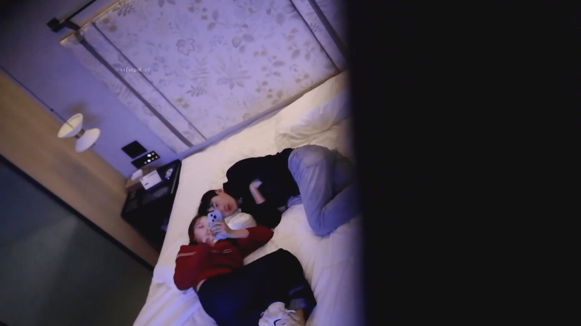 2-11流出天眼酒店高清偷拍❤️反差婊性感肥臀身材女大学妹被男友调教变成骚母狗