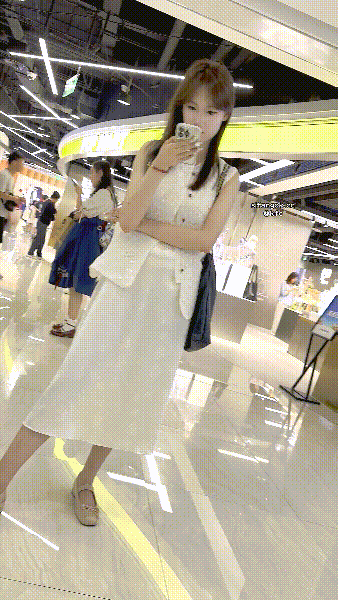 【KFC】长裙气质靓女专注玩手机❤️毫无察觉白内