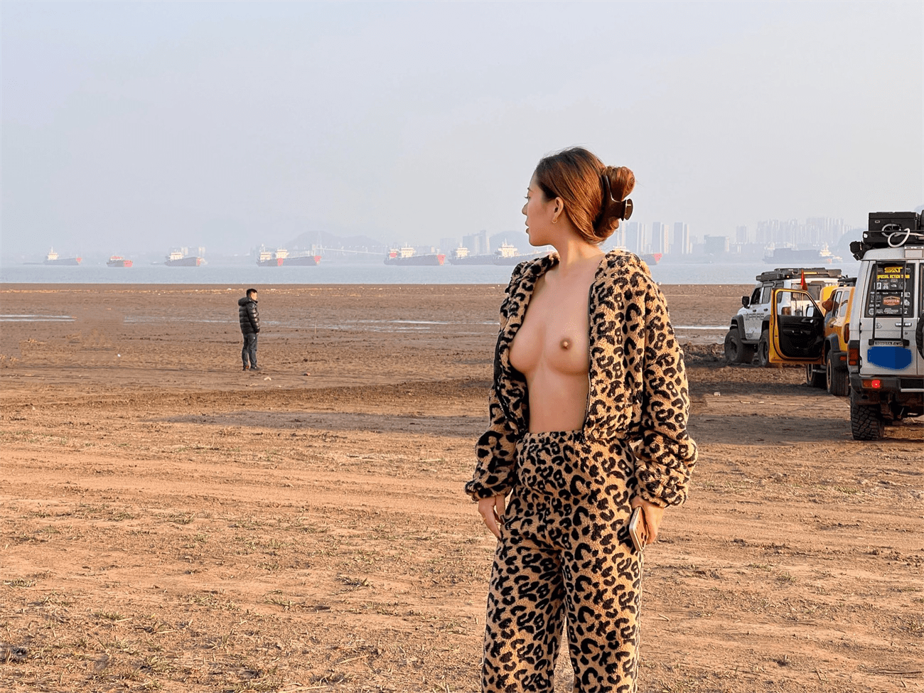 ♈ ♈ ♈2026年3月最新，推特摄影师，【三色红黄蓝】，大尺度人体摄影福利合集，美轮美奂，绝美模特完美露脸，佳人如云春光无限