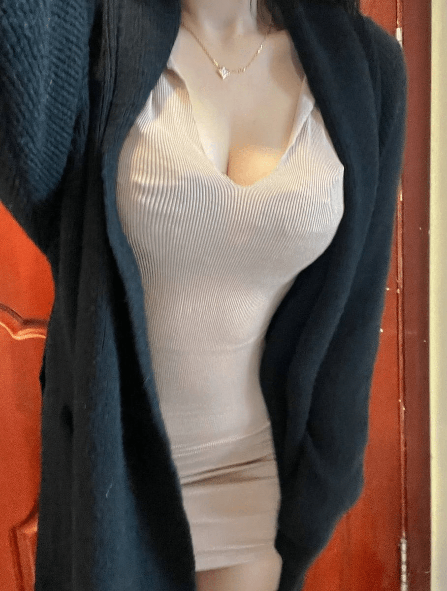 上海极品小美女柳夜，曼妙的身材，十分的极品，私拍小福利真带劲 37P4V