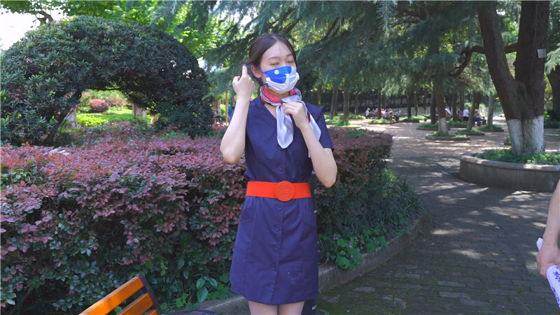 黄X【安琪】户外大胆全裸露出凉亭玩B 4K无水印原档