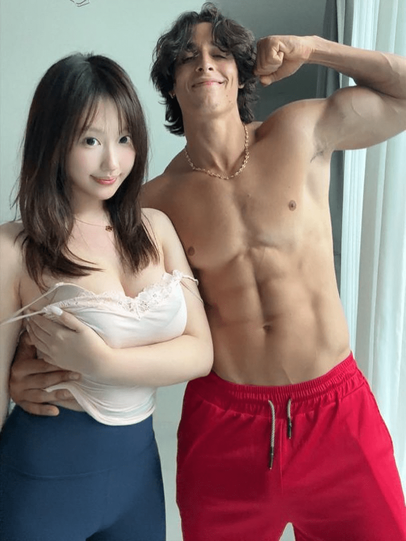 ❤️吃瓜~❤️中国美术学院张颂佳慧 zsjhzsjh和Gattouz0打桩，激烈按头暴操， 骚货爽到腿软尖叫