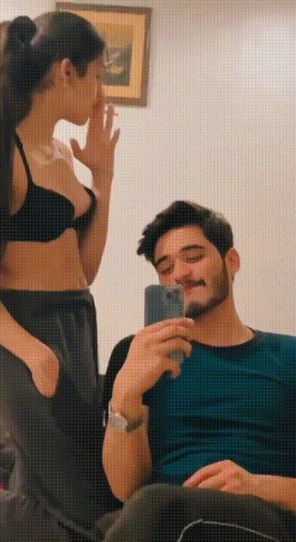 高颜值巴基斯坦女孩泄露的不雅视频❤️与男友无套激情啪啪啪！