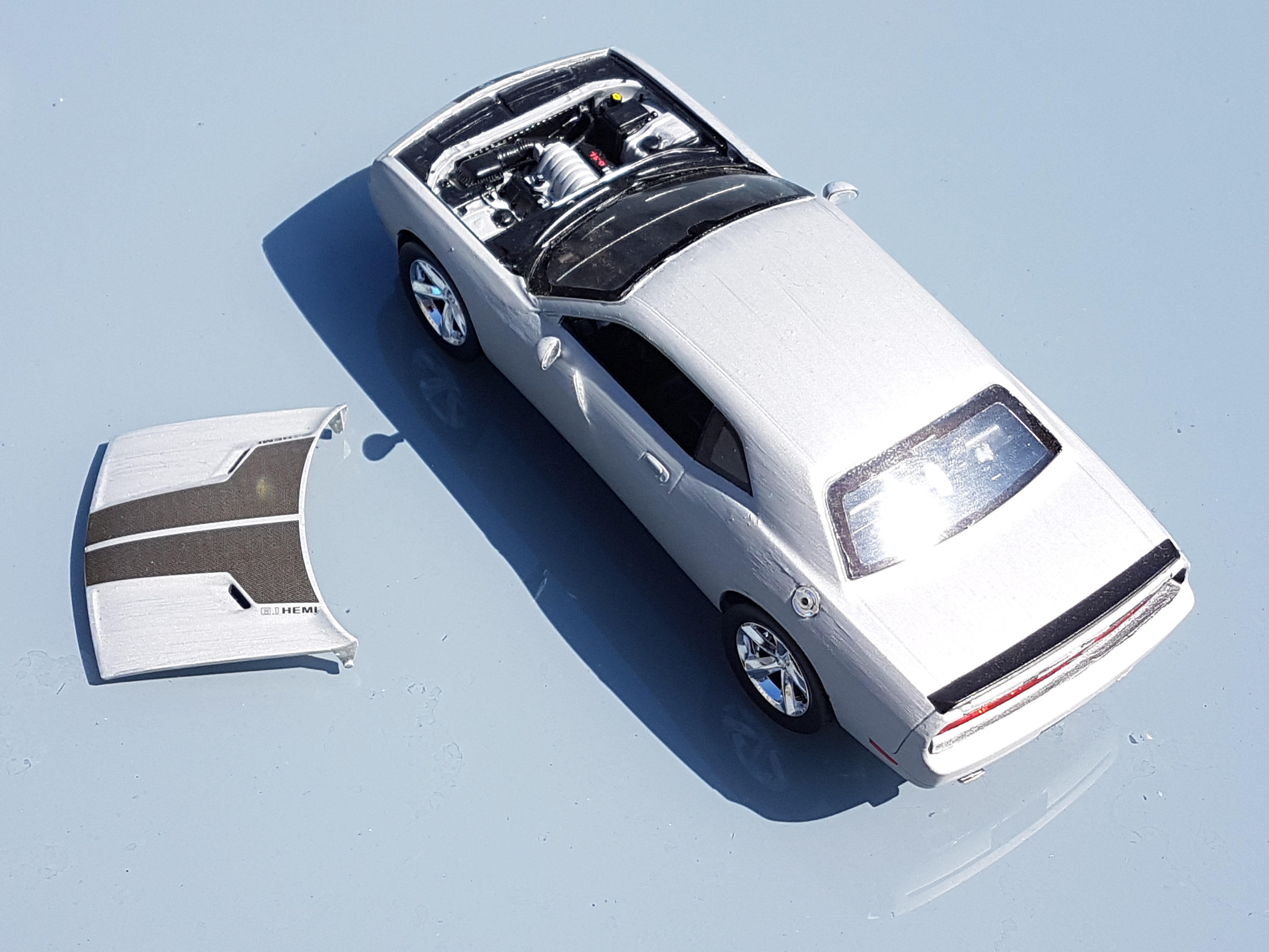 2009 Dodge Challenger SRT8 – Revell – Rays Kits