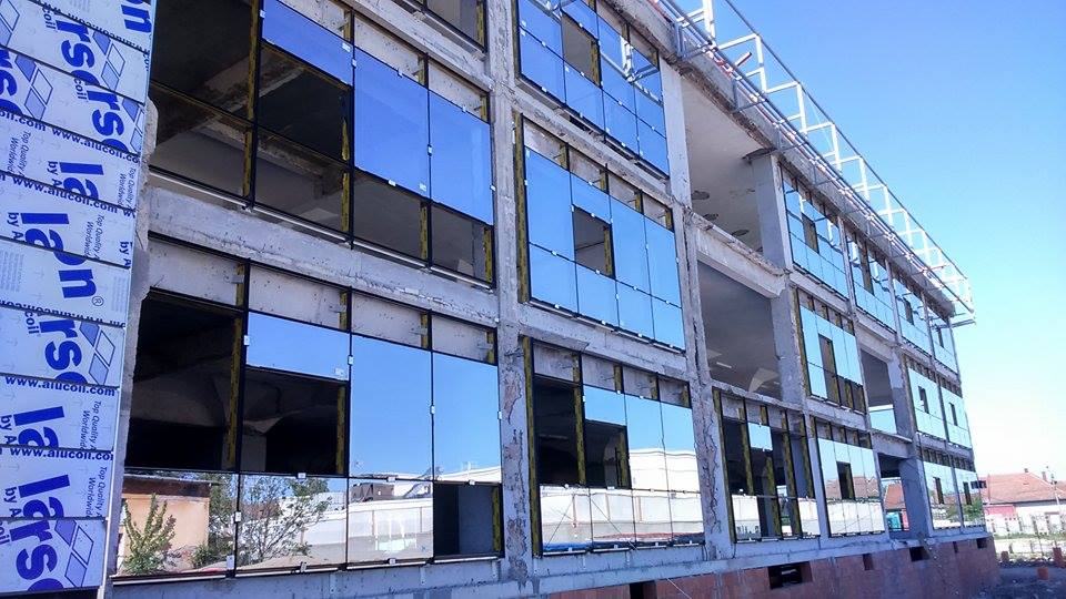 montare tamplarie - Refunctionalizare depozit tuica-vin in cladire de birouri - Razvan P. Botofan - Birou de arhitectura