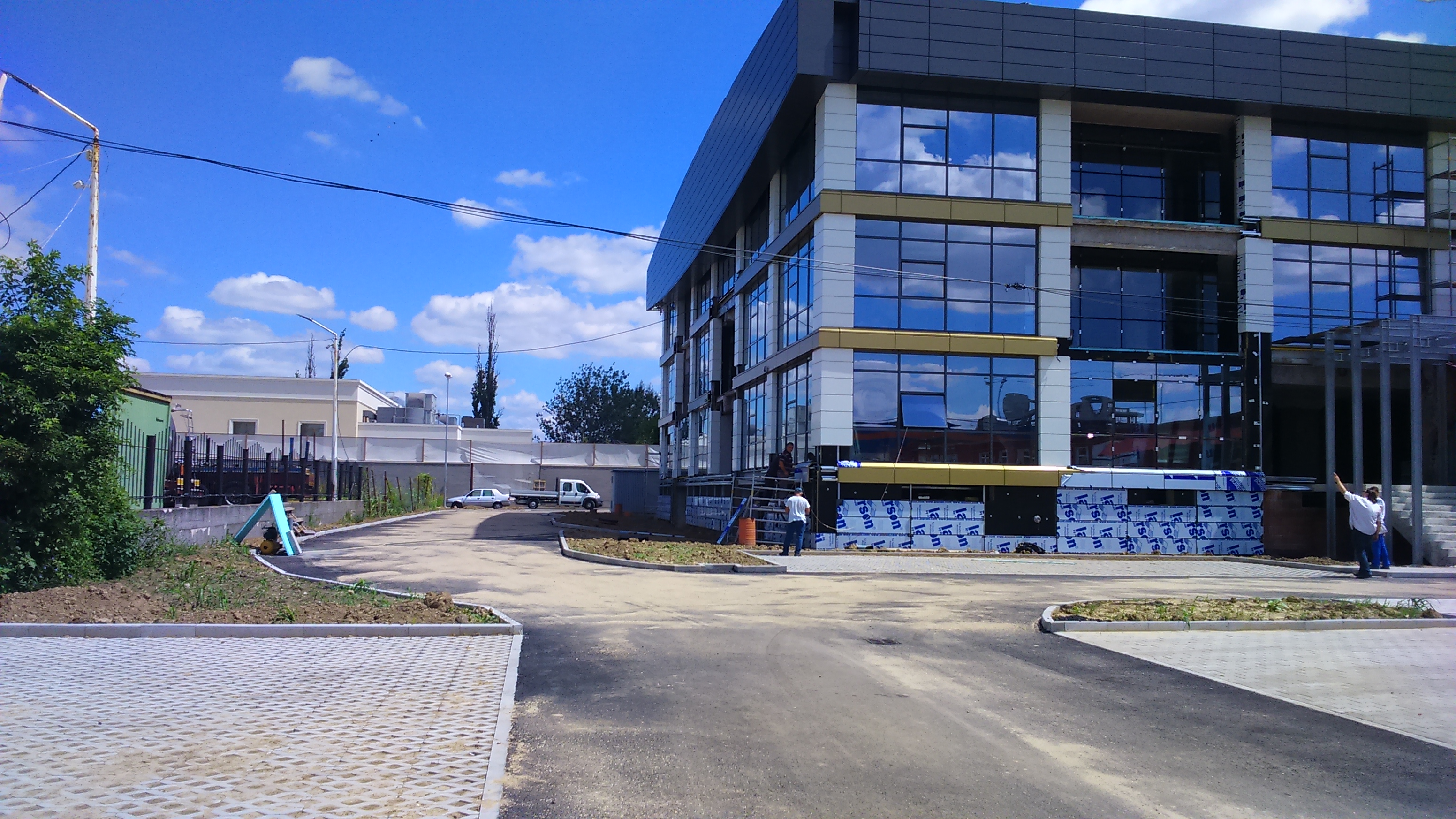 exterior - Refunctionalizare depozit tuica-vin in cladire de birouri - Razvan P. Botofan - Birou de arhitectura