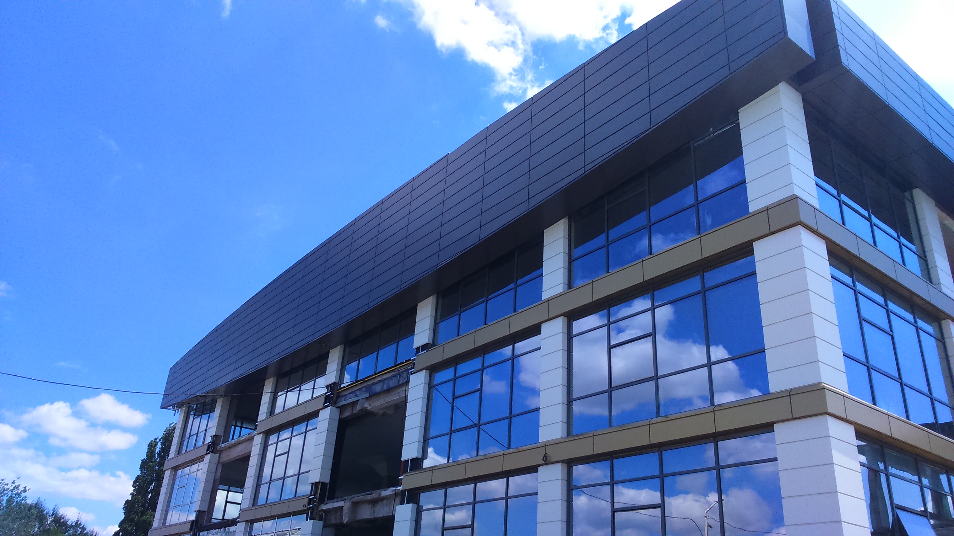 exterior - Refunctionalizare depozit tuica-vin in cladire de birouri - Razvan P. Botofan - Birou de arhitectura