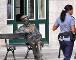Celebran a Chopin en Cuba con estatua sedente