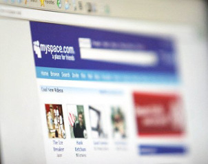 Despedirá MySpace a la mitad de sus trabajadores