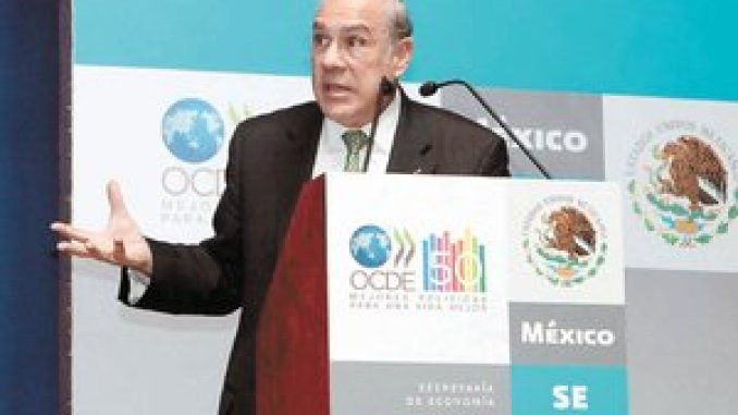 OCDE urge a México a concretar reformas