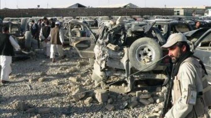 Comando talibán ataca complejo de la policía en Kandahar