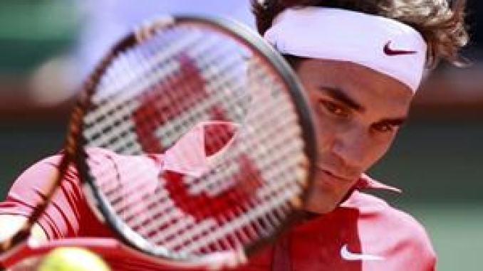 Federer derrota a Djokovic y va a la final de Roland Garros