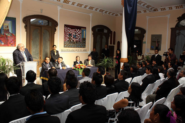 Egresan estudiantes de la Facultad de Arquitectura 5 de Mayo