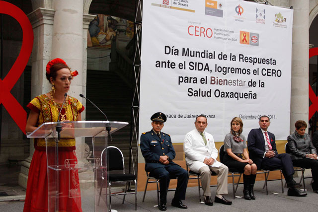 Encabeza Gabino Cue Día Mundial de la lucha contra el SIDA