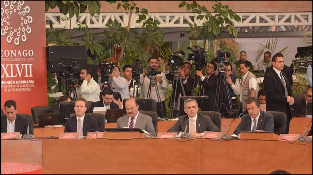 Mancera..presentó a Conago propuesta de salario mínimo