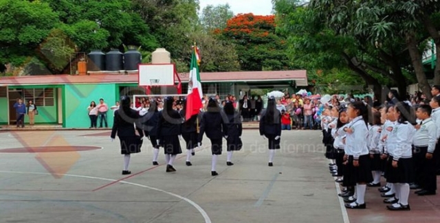 Desafían a la CNTE…sin precisar cuantas..abrieron escuelas en Oaxaca