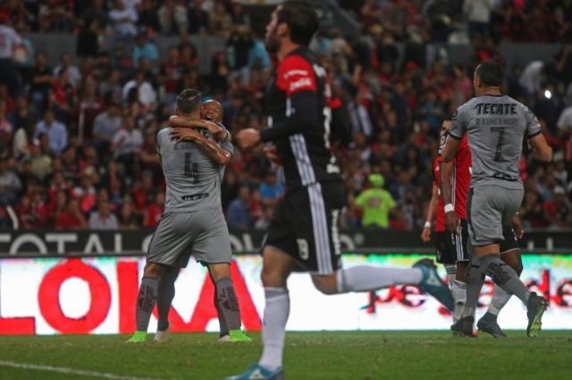 Monterrey con penalti regresó al triunfo tras vencer al Atlas 1-0.