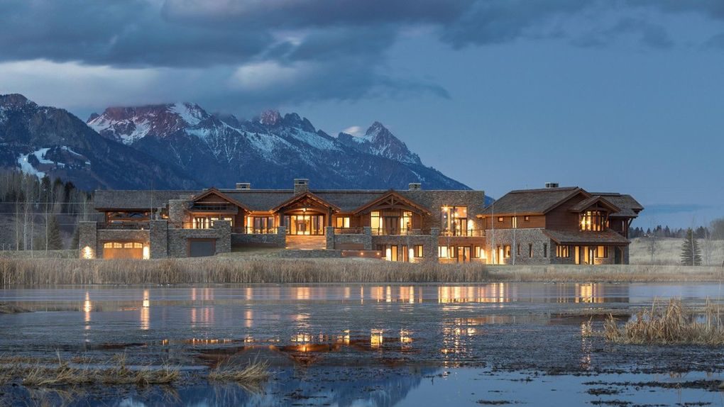 pic Wyoming Luxury Homes 226 acre ranch in wyoming with mansion