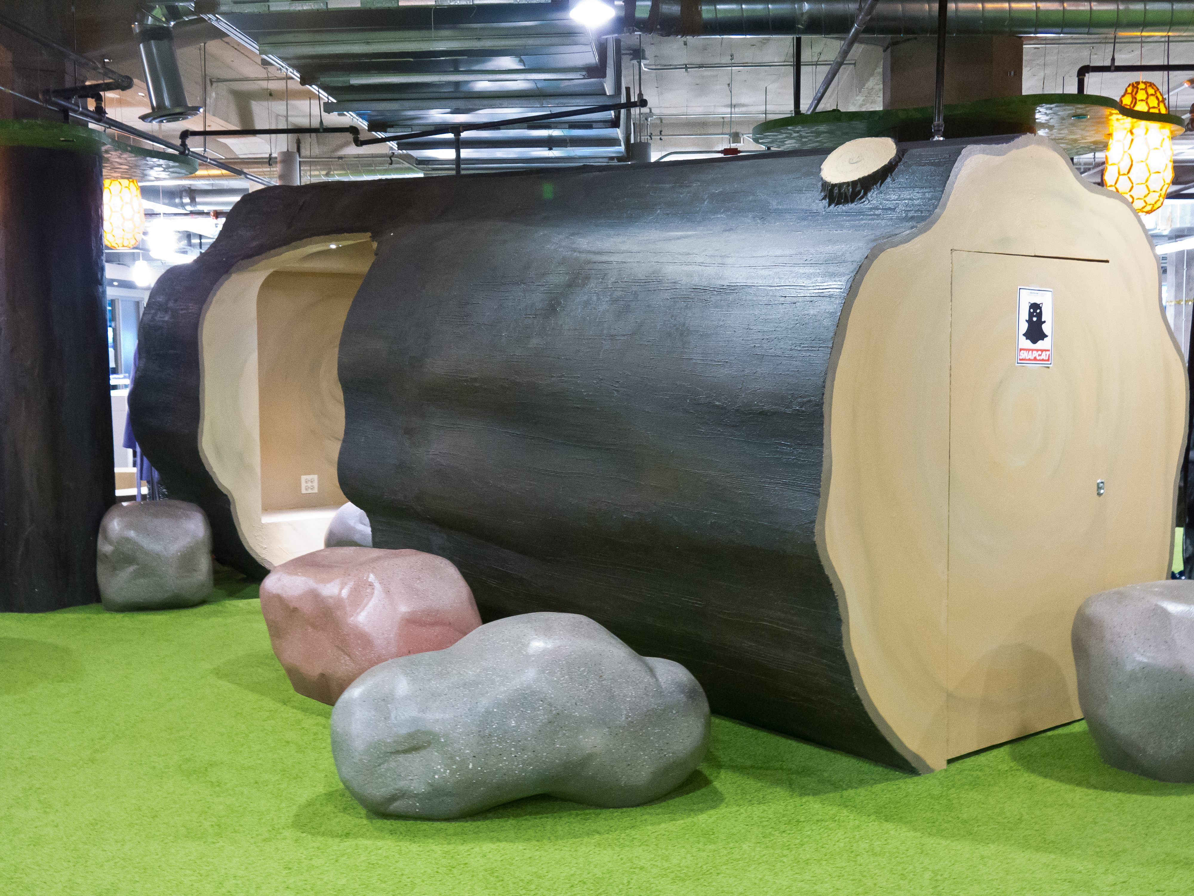 An informal meeting area in the Groupon headquarters.
