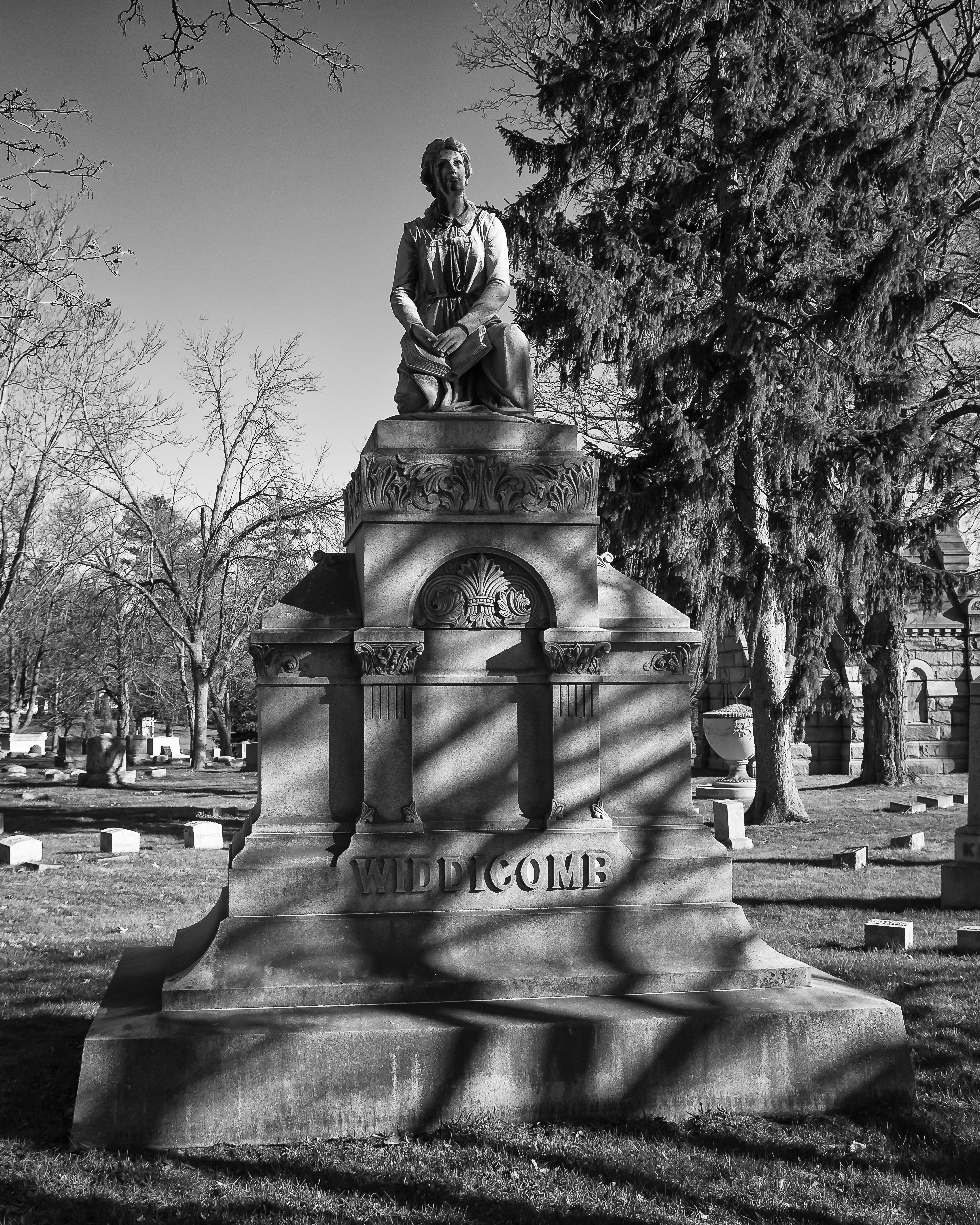 Oakwood Cemetery