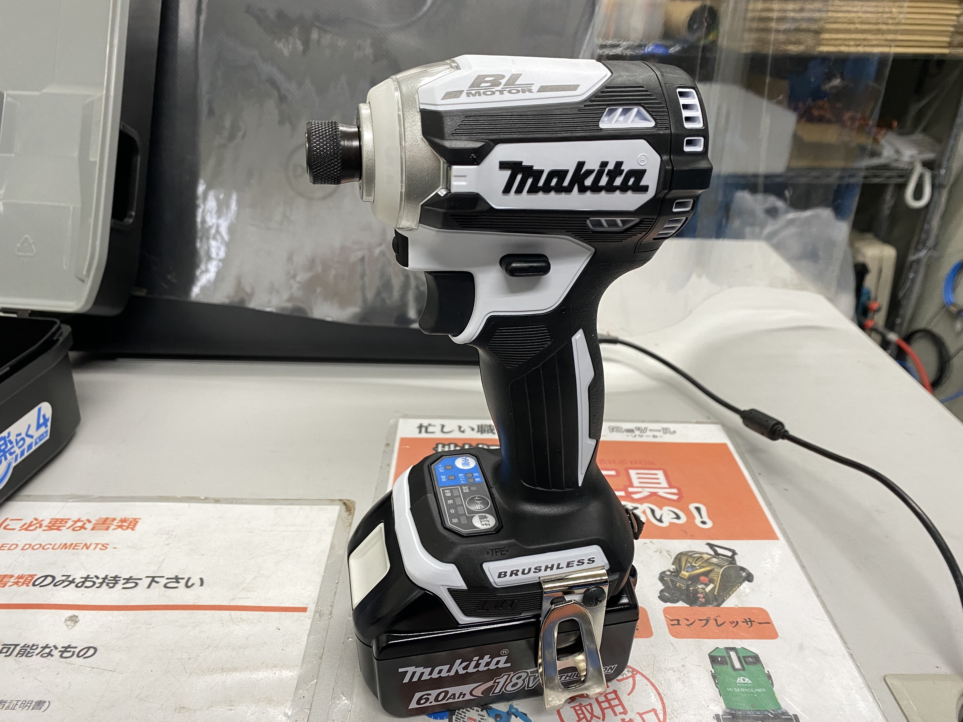 期間限定税込39,000円！セール中！マキタ makita TD171DRGXW インパクトドライバー【リライズ野田愛宕店】【店頭取引限定】【未使用】管理番号：ITYWN45X7H29 マキタ TD171DRGX 18V-6.0Ah充電式インパクトドライバー（青