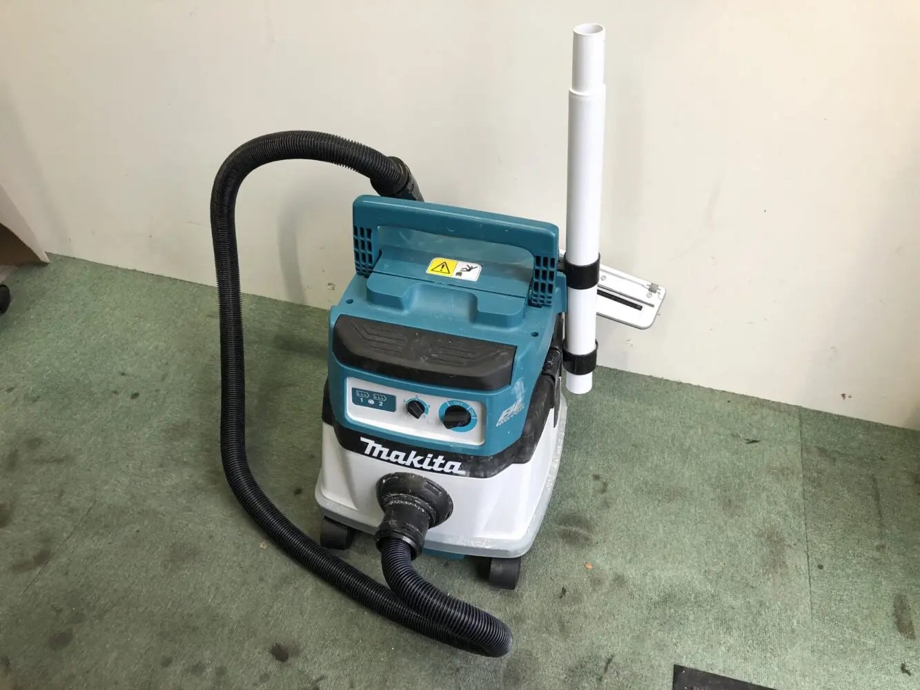 マキタ(makita)18V+18V＝36V 充電式集塵機 VC862D を買取させて頂き 