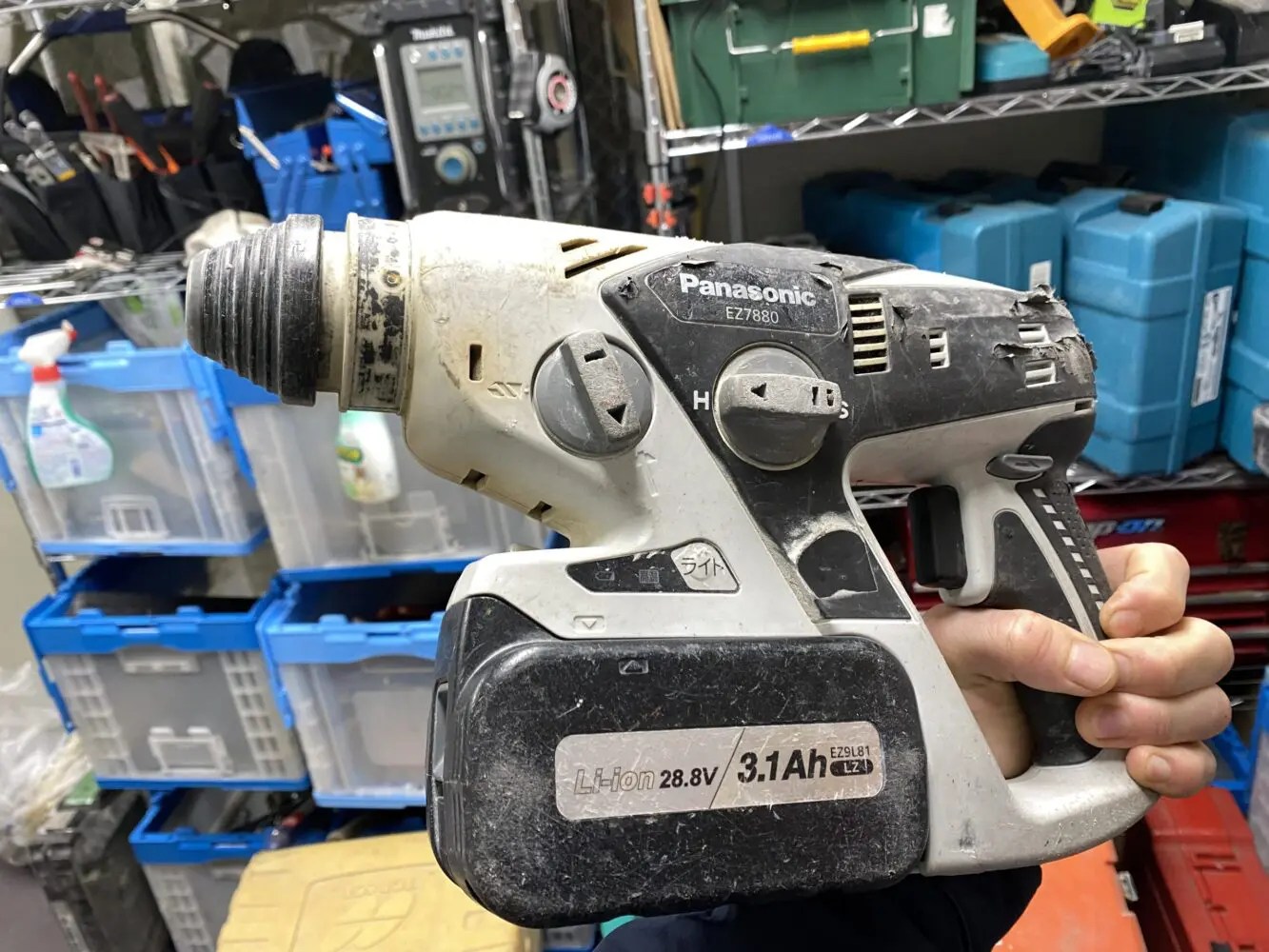 摂津市の職人さんからパナソニックの充電式ハンマードリルEZ7880をお
