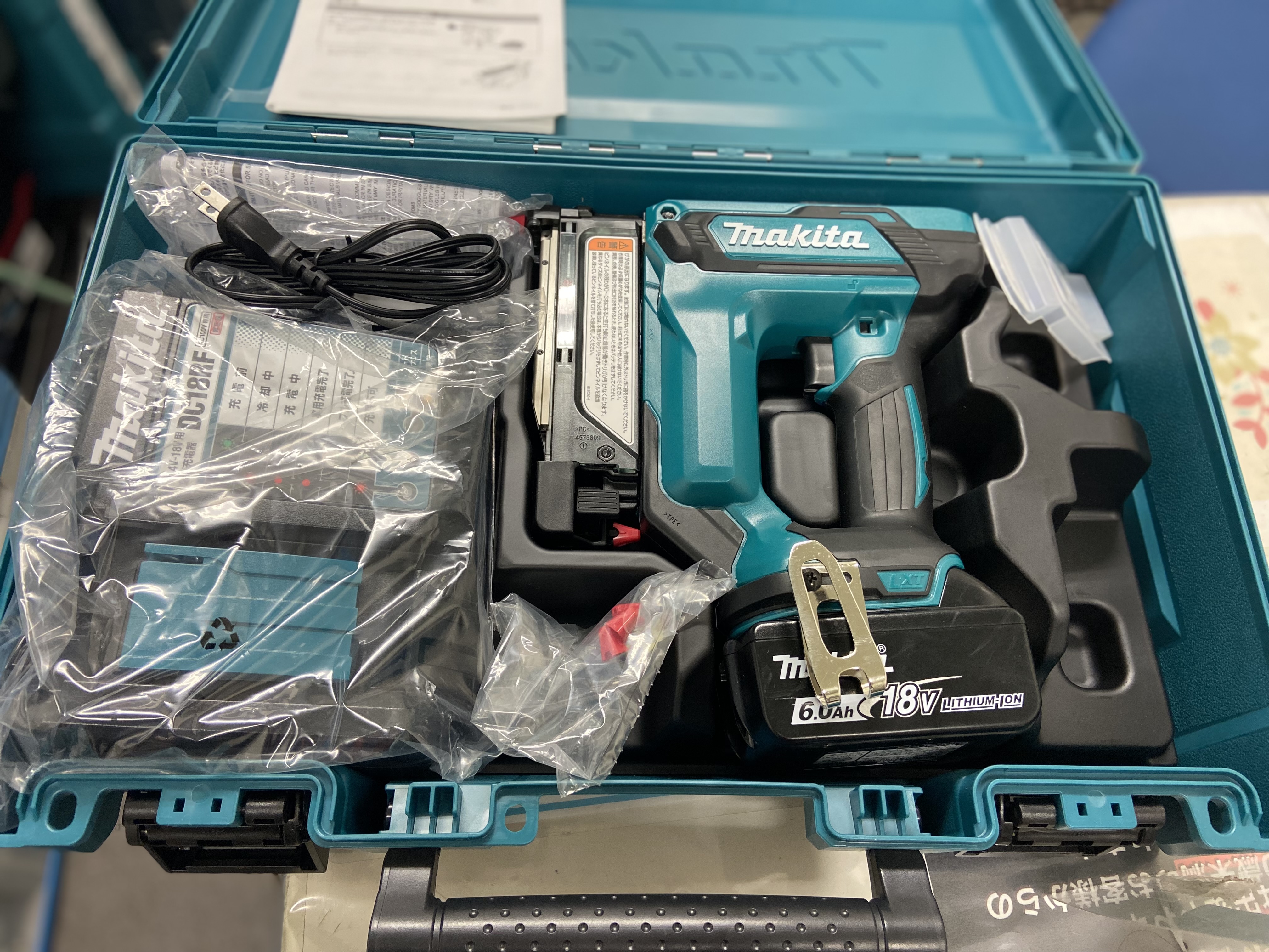 マキタ 18V 充電式ピンタッカ PT353D マキタ 充電式ピンタッカ 18V PT353D | メーカー一覧,makita