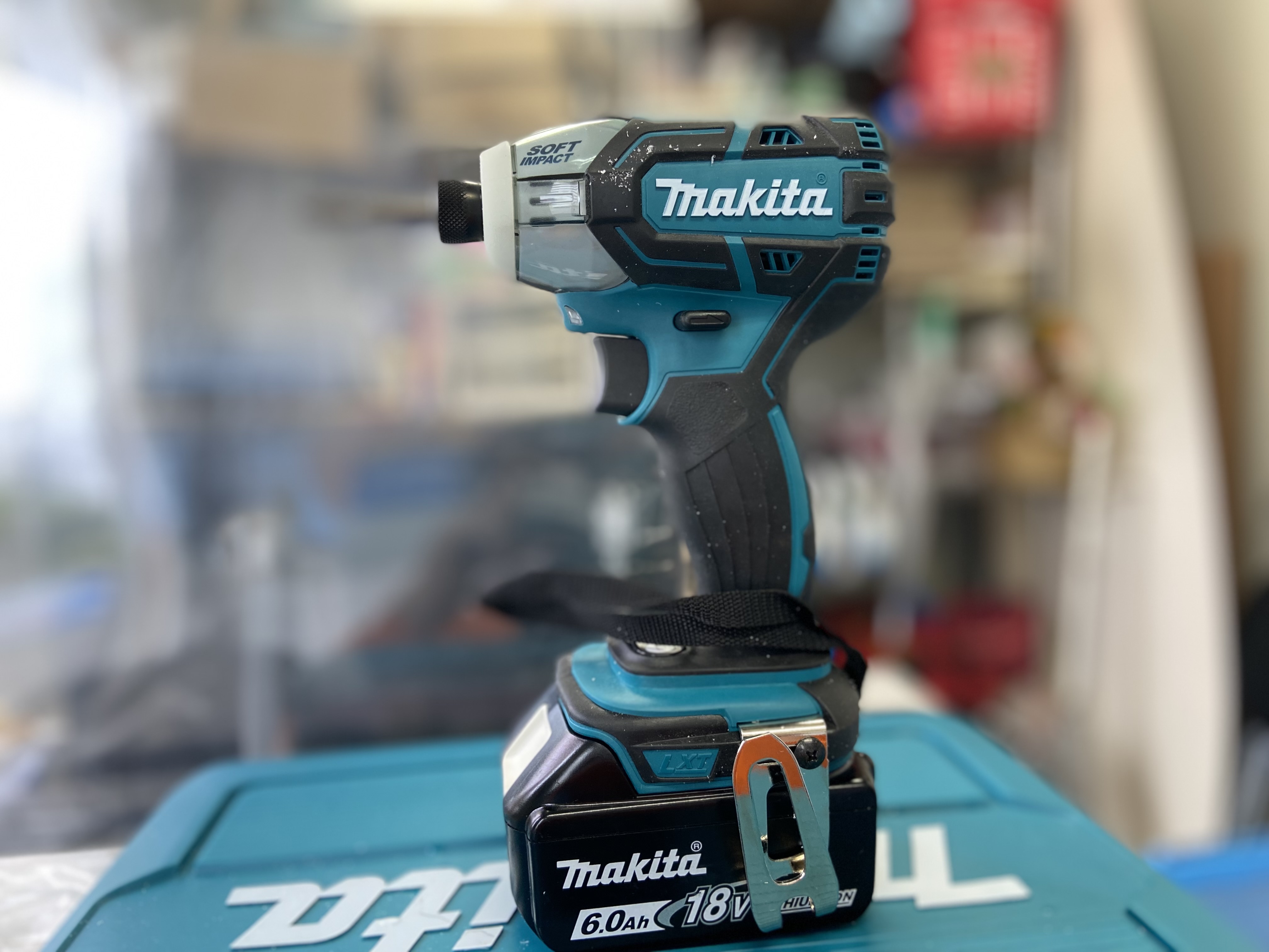 Makita - ♭♭MAKITA マキタ 18v 充電式ソフトインパクトドライバ　充電器・充電池2個・ケース付  TS141DRGX マキタ(makita)18V充電式ソフトインパクトドライバ TS141DRGX