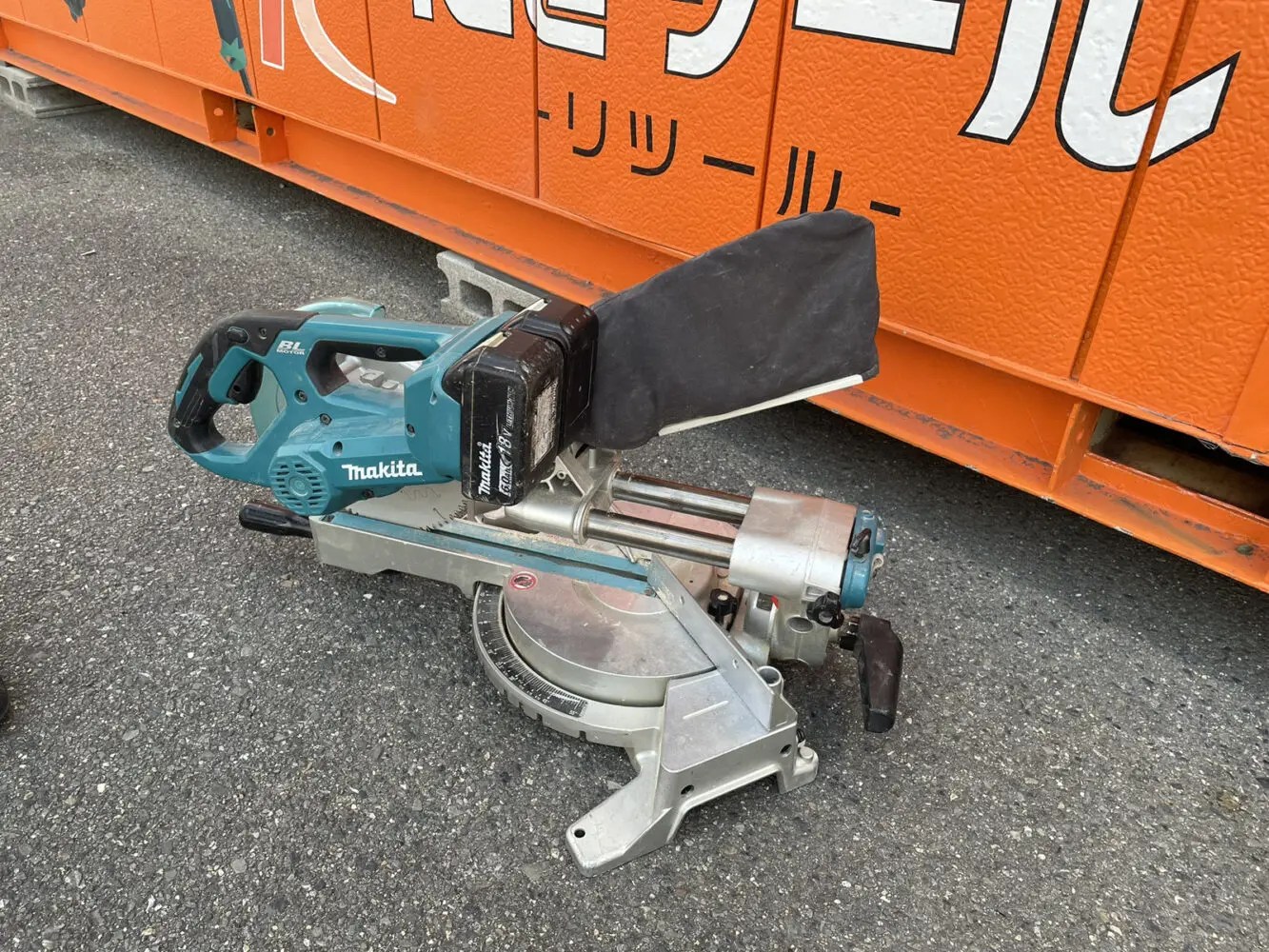 マキタ(makita) スライドマルノコ LS714D を買い取りさせて頂きました
