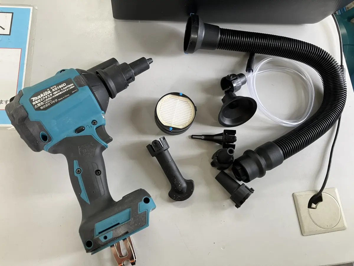 マキタ AS180D 充電式エアダスタ バッテリー1個付き【市川行徳店】【店頭取引限定】【中古】管理番号：ITUIK9J10EEW マキタの18V充電式エアダスター「AS180D」をお持ち込みいただきました