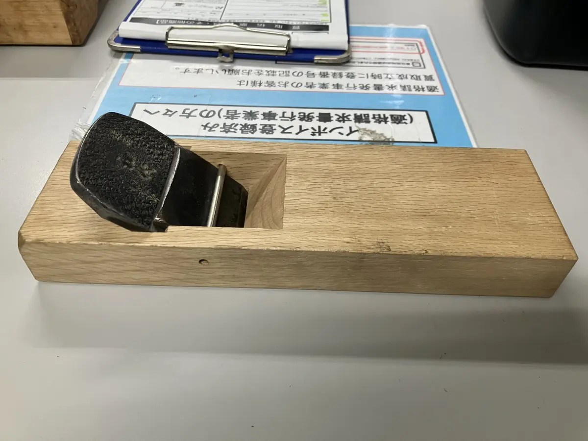 寸八鉋「初代常三郎」をお持ち込みいただきました。大工道具の