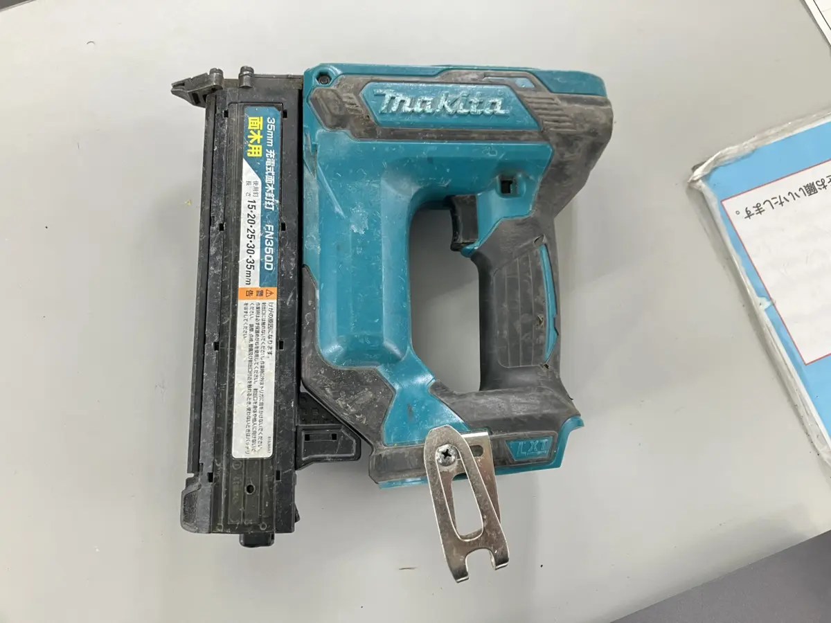 makitaの充電式面木釘打 FN350Dをお持ち込みいただきました。 | リツール