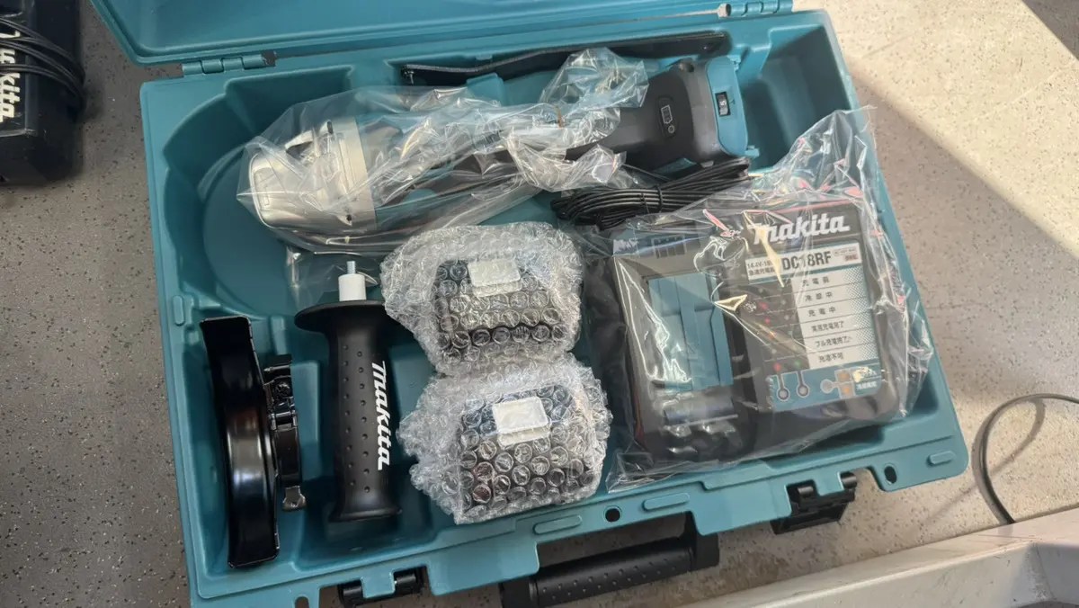 マキタ(makita)の充電式ディスクグラインダ GA512DRGXを買取させて頂き 