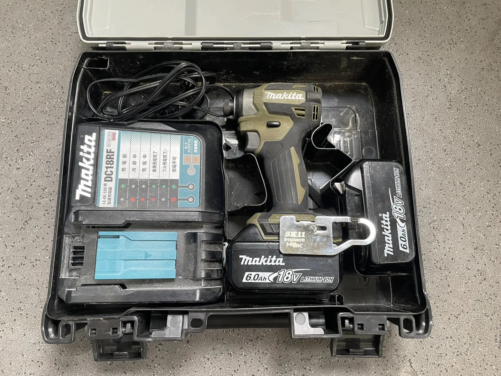 中古品 マキタ makita 充電式インパクトドライバ 14.4V M695DWX