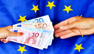 FRANCE-ECONOMY-FINANCE-CRISIS-DEBT-EUROS-FEATURE