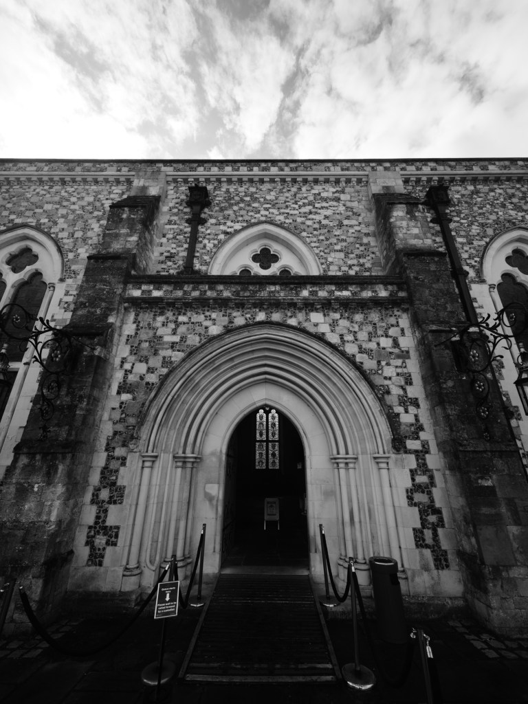 B&W Picture of the entrance to Winchester's Great Hall