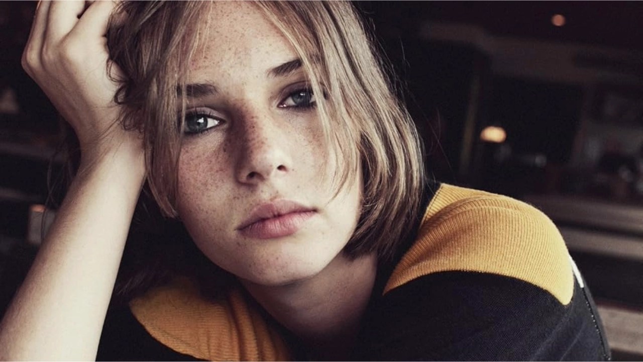 Maya Hawke – Missing Out