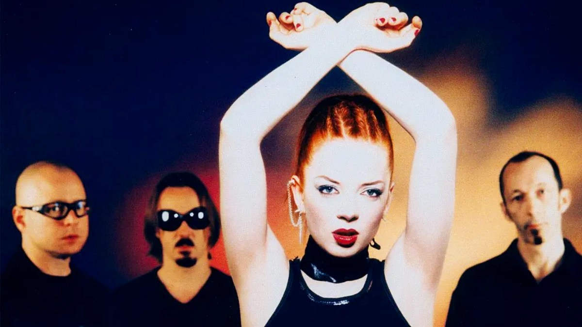 “I’m Only Happy When it Rains” Live by Garbage