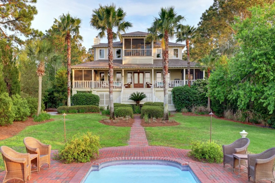 Sandra Bullock’s Net Worth, Luxury House , and Car Collection 3 Sandra Bullock's house