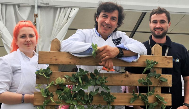 Why Choose Reaseheath Issuu - Mobile Dark Photos for Desktop