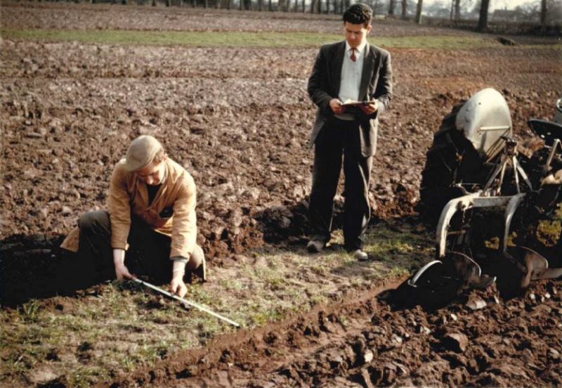 A History Of Reaseheath - Download Perfect Abstract Picture | Retina