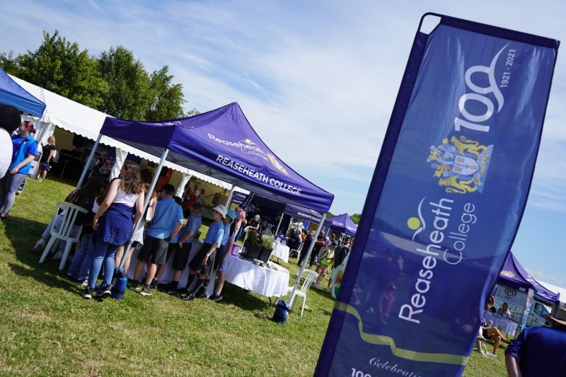 Cheshire Show 2014 Reaseheath College - Gorgeous Full HD Minimal Illustrations | Free Download