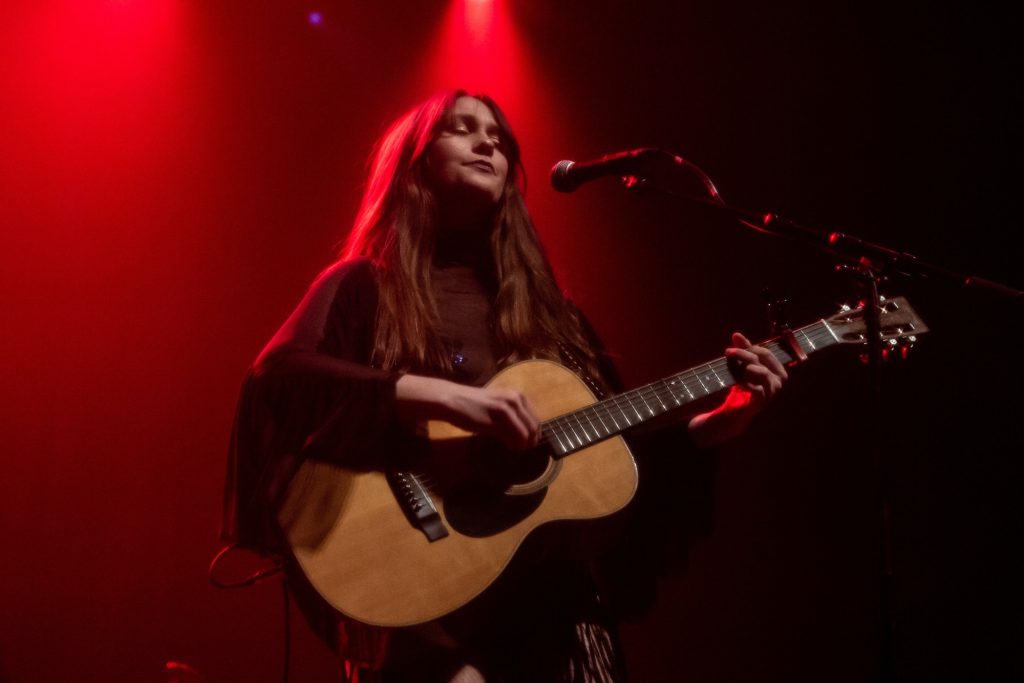 Lola Kirke performs at The Vic Theatre in Chicago on Feb. 21, 2023.