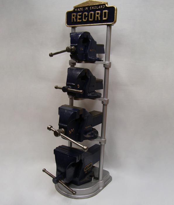 24+ Luxury Carpenters Bench Vice - Workbench built by Rolf-R. S., Oberzent, Germany | FINE TOOLS : Our hand threaded wooden vice screws.