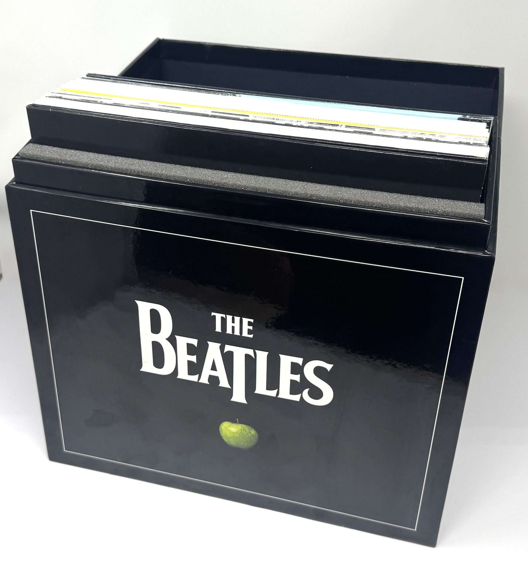 The Beatles – 2012 Stereo Box Set / 14 LPs over 16 Discs / 12