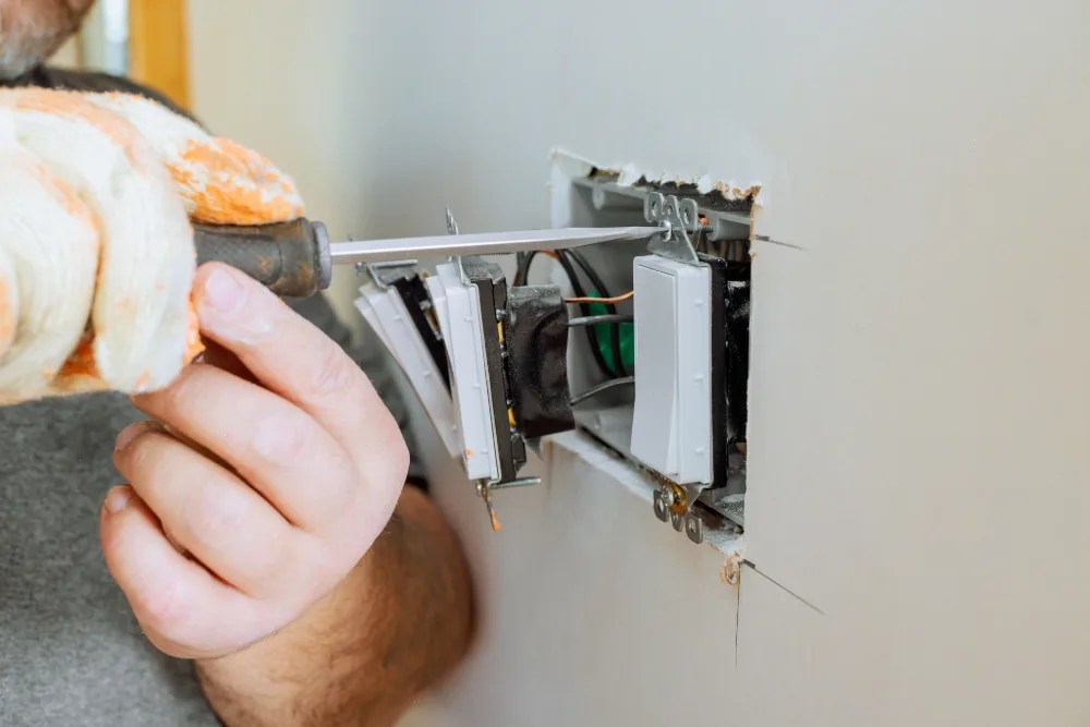 Troubleshooting Dead Outlets and Switches