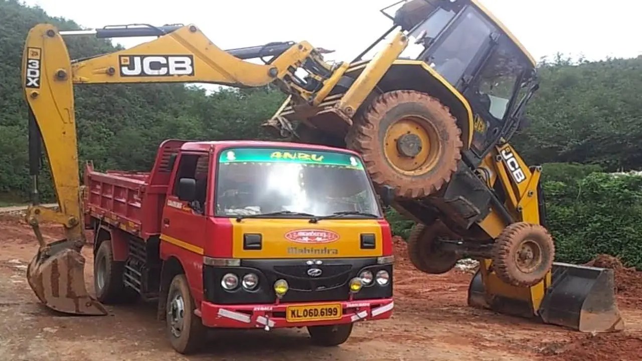 World dangerous idiots fastest truck operator