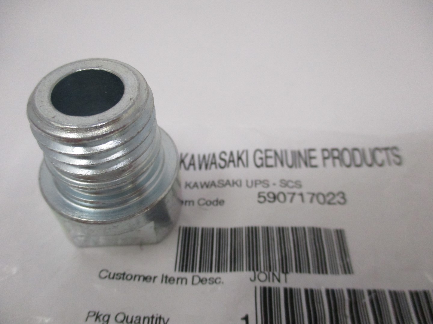ぶんぶん‼️　修正出品 Genuine Kawasaki 59071-7023 Oil Drain Adaptor Plug FH721V FR600V